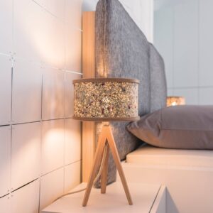 Svítidlo Almut von Wildheim dub přírodní/multicolor dubové dřevo/seno s okvětními lístky červených růží