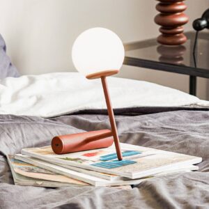 Svítidlo Audo Copenhagen opálová bílá/tmavě červená hliník povrstvený/plast