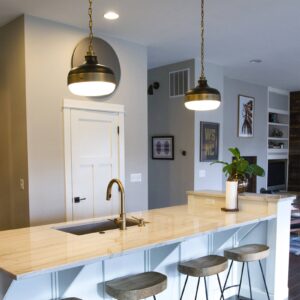 Svítidlo FEISS černá matná/mosaz starobylá/opálová konstrukční ocel/sklo