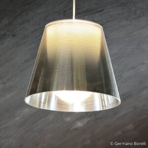 Svítidlo FLOS kouřově šedá PMMA/polykarbonát