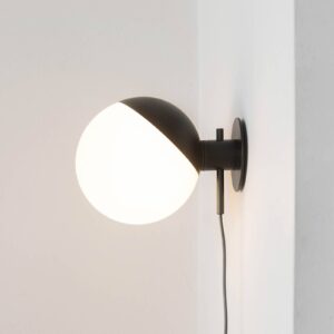 Svítidlo GRUPA černý; opálový hliník/sklo