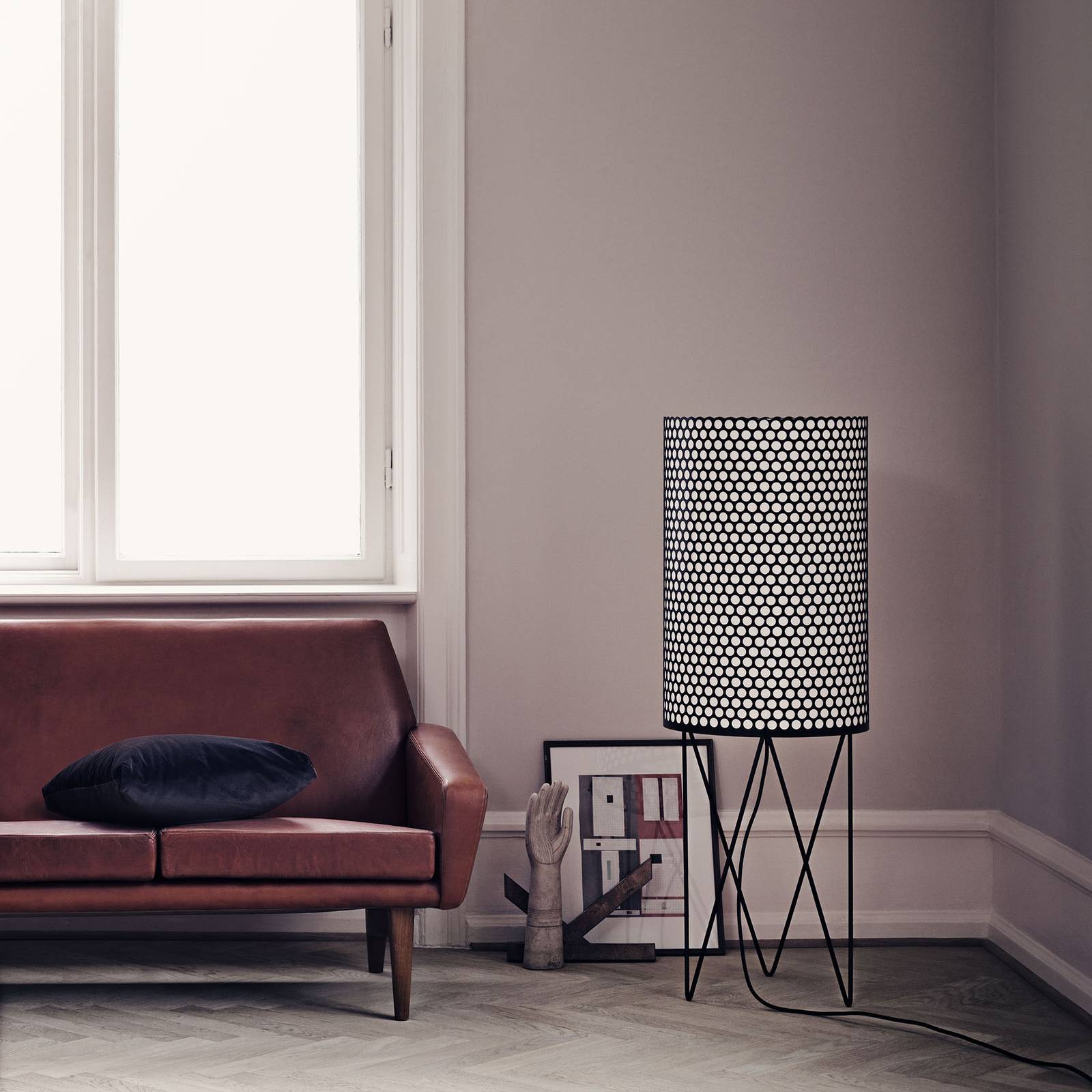 Svítidlo GUBI černé kov