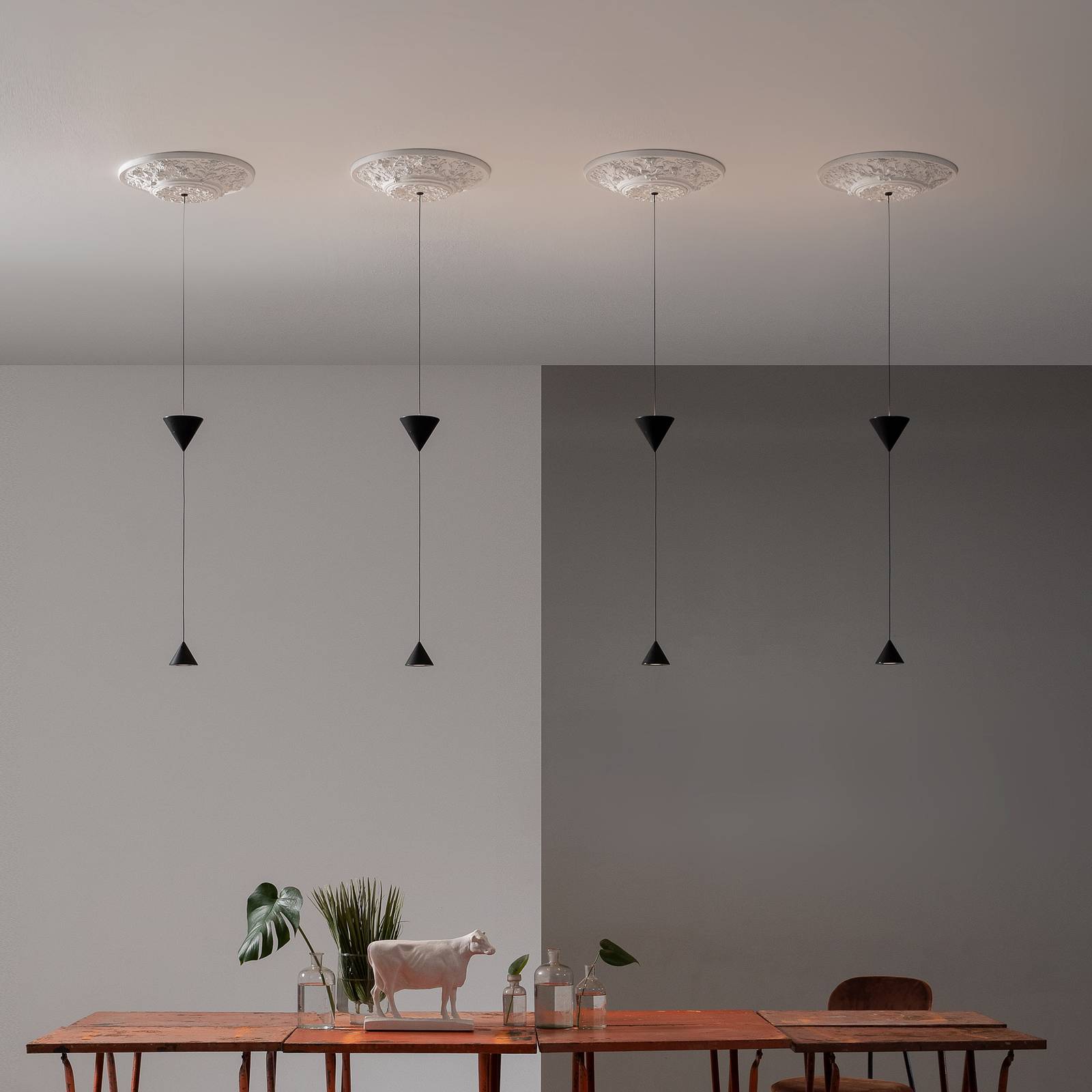 Svítidlo Karman matná černá/bílá hliník/sádra