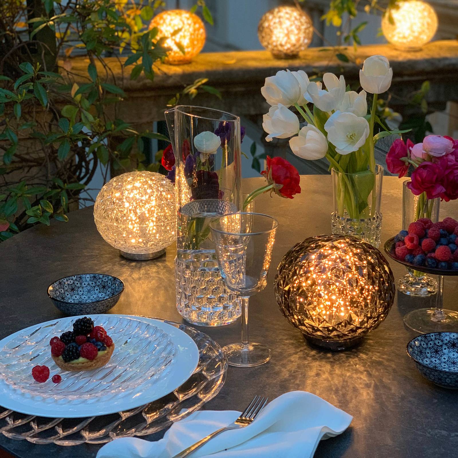 Kartell Mini Planet stolní lampa, žlutá, Obývací pokoj / jídelna, termoplastický technopolymer, PMMA, 2.2W, K: 14.2cm - Image 3