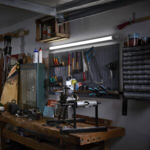 Svítidlo LEDVANCE bílé ocel/plast