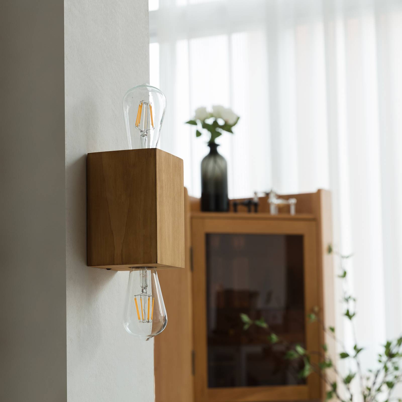 Lindby Embalie nástěnné světlo, Obývací pokoj / jídelna, kov, borové dřevo, E27, 10W, L: 10.5 cm, K: 16cm - Image 2