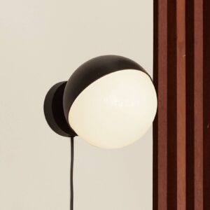 Svítidlo Louis Poulsen černá/bílá opálové sklo ručně foukané/hliník