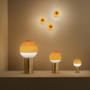 Svítidlo Marset jantar/kartáčovaná mosaz sklo/kov