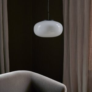 Svítidlo New Works opálově bílá hliník/sklo