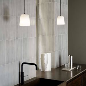 Svítidlo New Works černá/opálová bílá hliník/ocel/opálové sklo