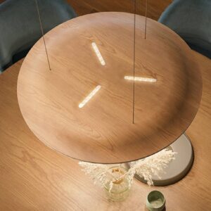 Svítidlo Nimbus třešňové dřevo/černá tvarované dřevo/polyesterové rouno/plast/kov