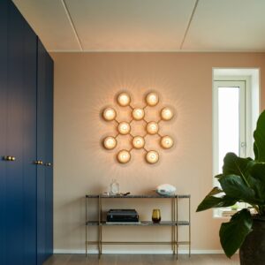 Svítidlo Nuura Aps nordická zlatá/čirá sklo ručně foukané/kov s práškovým lakem