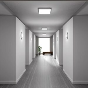 Svítidlo Performance in Lighting stříbrná šedá/satinovaná bílá plast