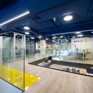 Svítidlo Performance in Lighting bílá/mikroprismatické hliník/plast/ocel