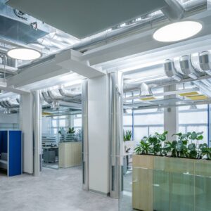 Svítidlo Performance in Lighting bílá/mikroprismatické hliník/plast/ocel