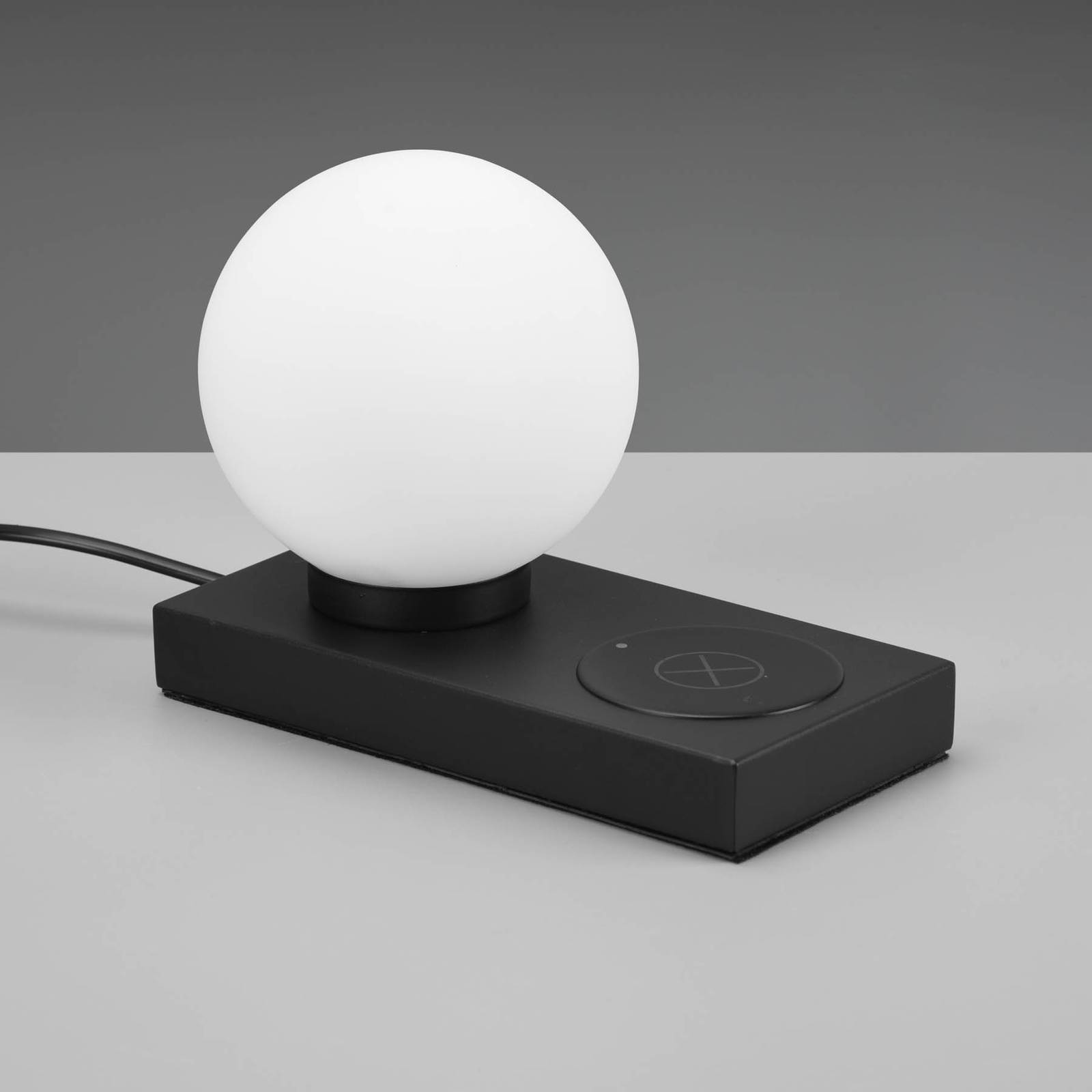 Svítidlo Reality Leuchten černý; opálový železo/sklo