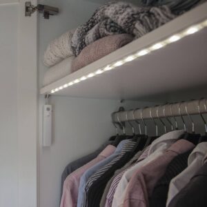 Svítidlo STAR TRADING bílé plast