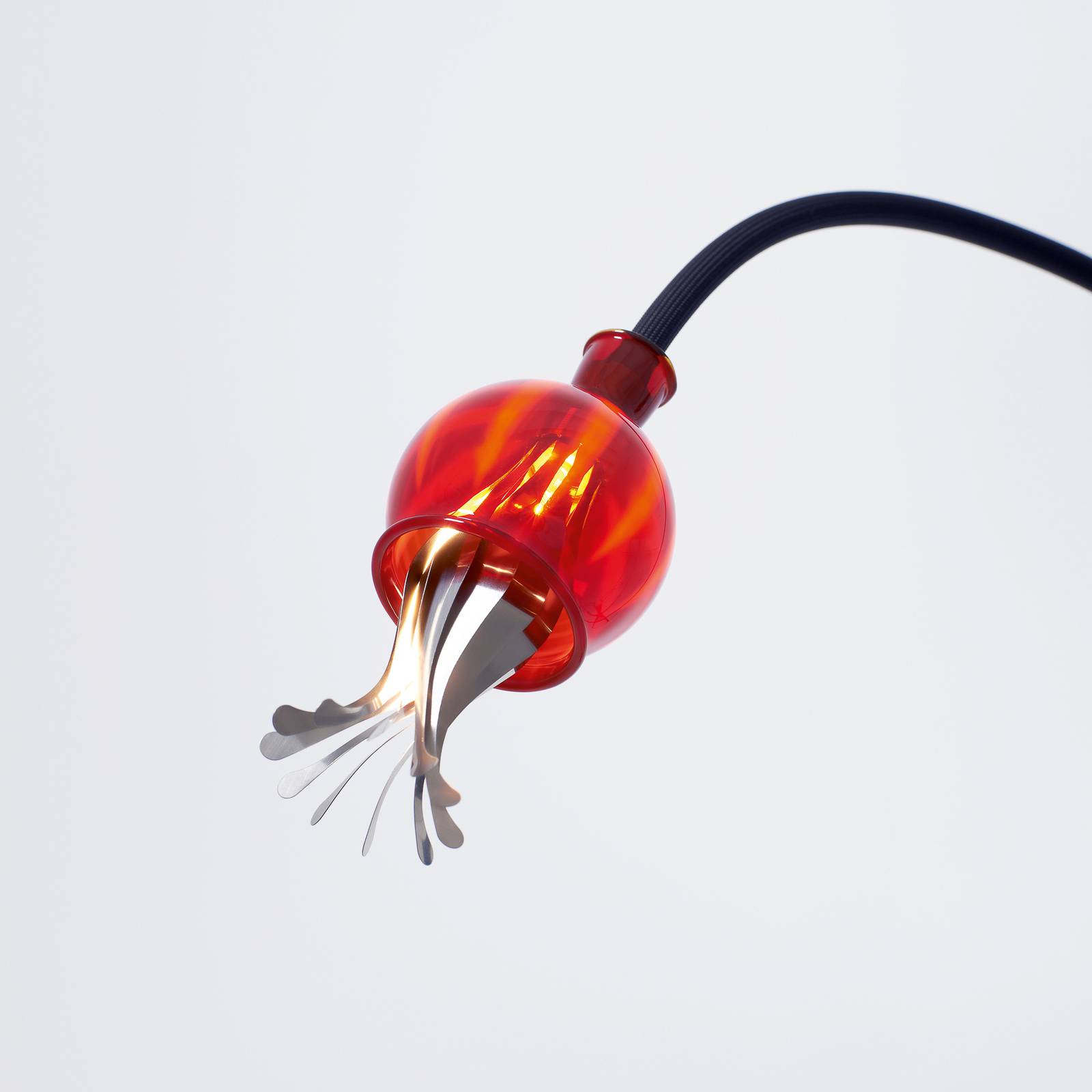 Svítidlo Serien Lighting černá/rubínově červená sklo/hliník opláštěný textilem/nerezová ocel/bimetal