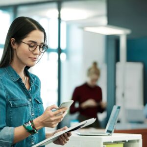 Svítidlo Waldmann bílý/satinovaný hliník/plast/ocel