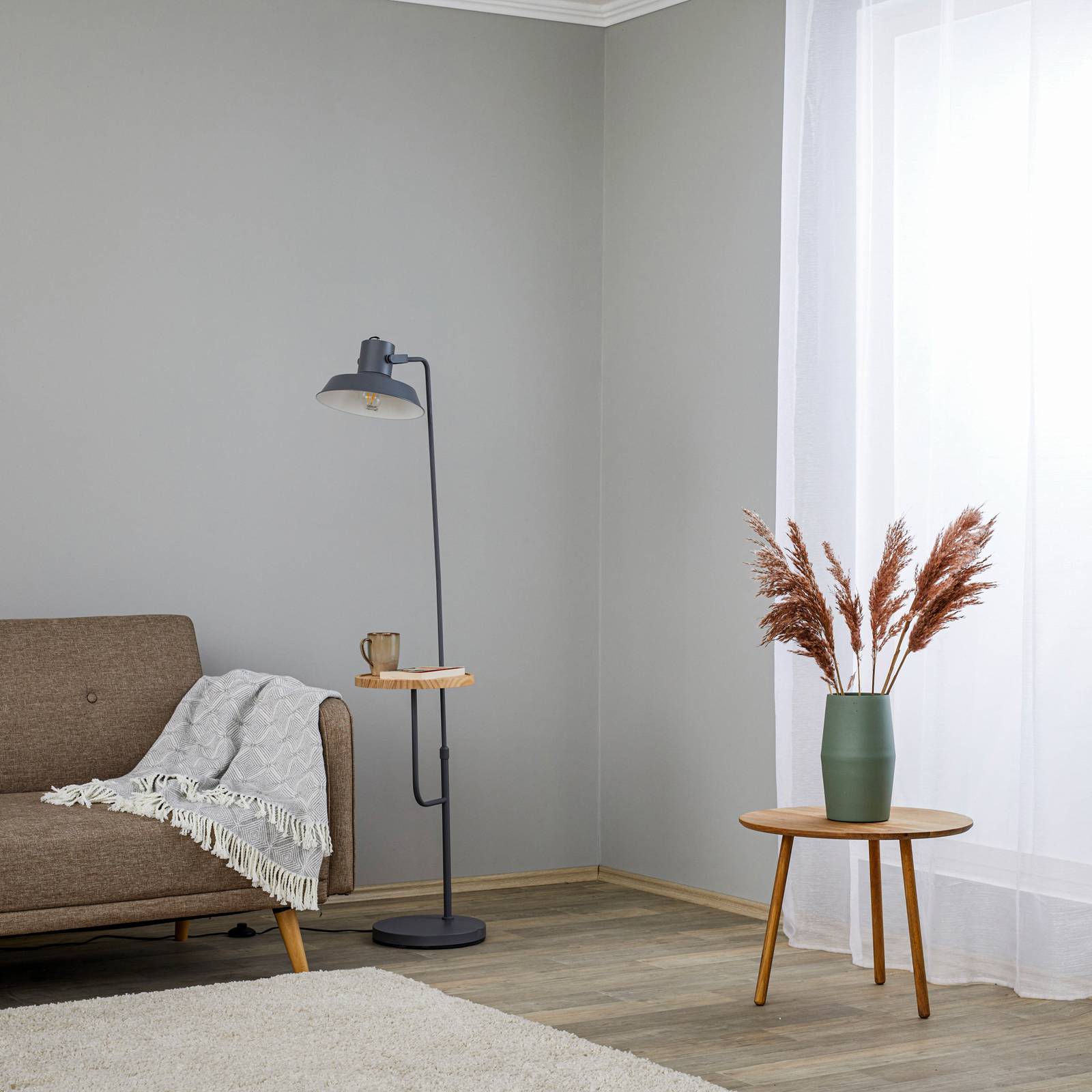 Lindby Berami stojací lampa s policí, antracit, Obývací pokoj / jídelna, železo, borové dřevo, E27, 15W, L: 30 cm, K: 150cm - Image 2