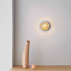 Svítidlo Nuura Aps nordická zlatá/čirá sklo ručně foukané/kov s práškovým lakem