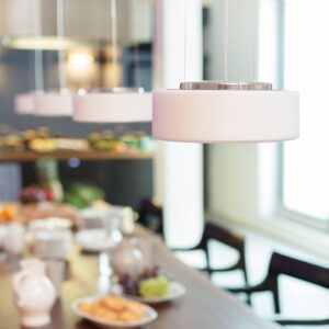 Svítidlo Serien Lighting opálová/hliník lesklý sklo/hliník