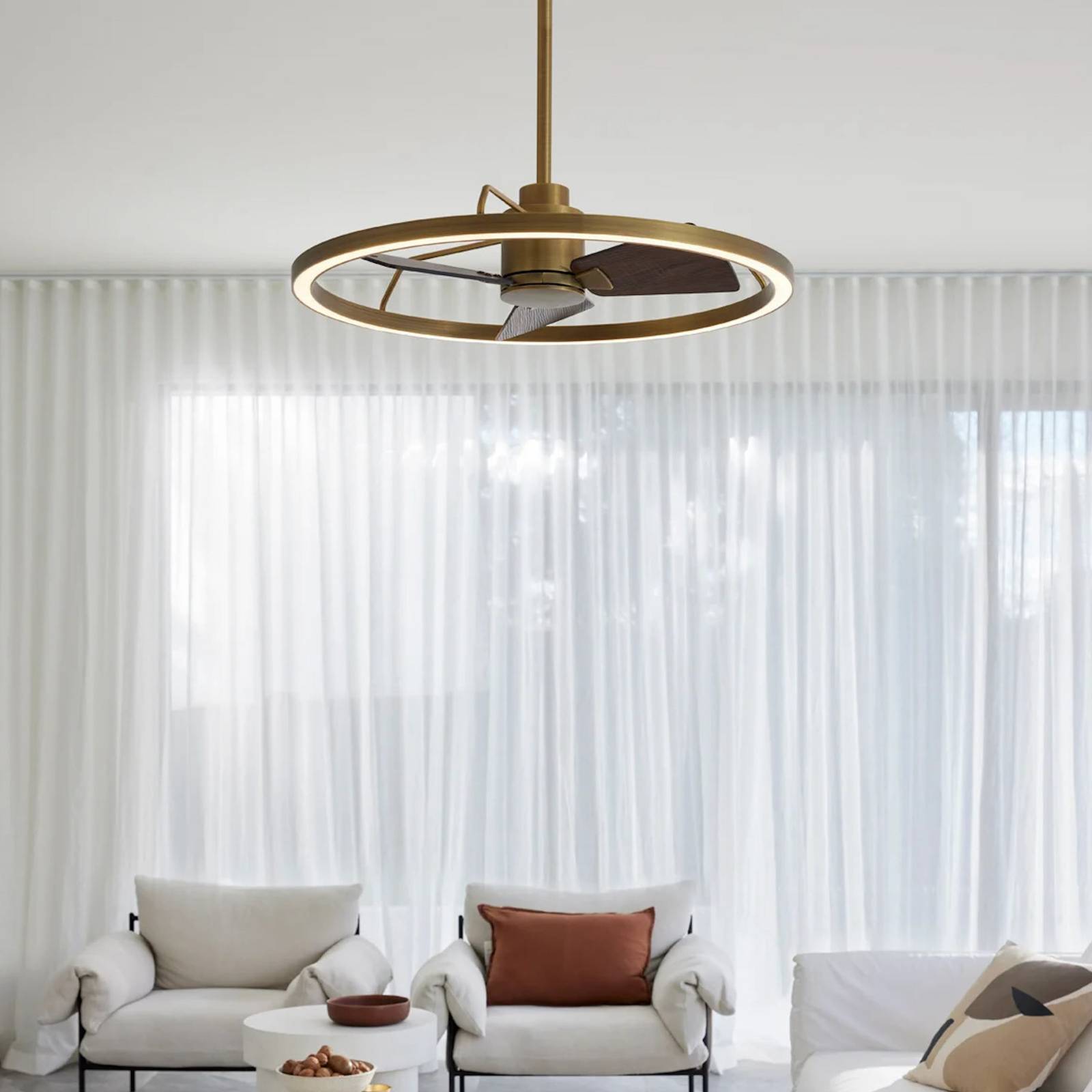 Svítidlo Beacon Lighting starožitná mosaz/ořech kov/ABS