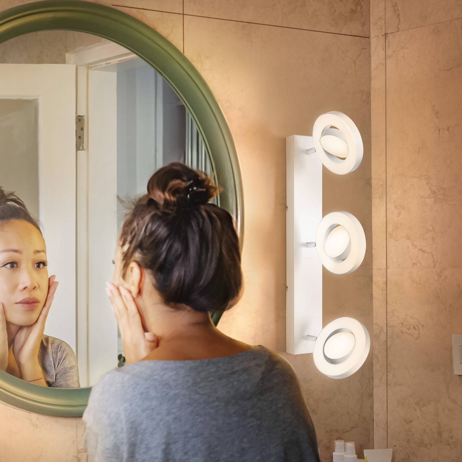 Svítidlo LEDVANCE bílá Polykarbonát